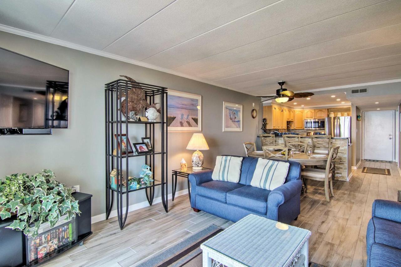 Beachfront Ocean With Balcony And Views Apartment