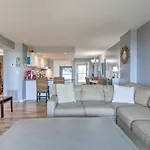 Ocean City Condo With Balcony - Steps To Beach!
