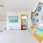 Surfcrest 201