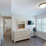81 Beach Hill 301