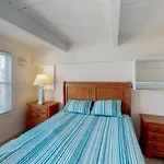 Village West 32