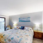 Crystal Sands 403