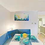 Colonial Unit 202