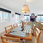 Sunny Sands 401