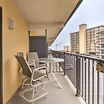 Bright Ocean City Condo - Walk To Beaches!