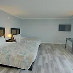 Dhimas Bayview Suites