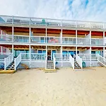 Beachwalk 7