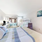 15 By The Sea 304