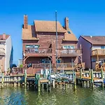 New Bijou Bayside Escape- 3Beds, Balcony, Deck, Dock