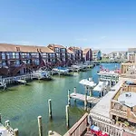 New Bijou Bayside Escape- 3Beds, Balcony, Deck, Dock