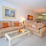 Harbour Club G7 Condo