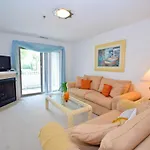 Harbour Club G7 Condo