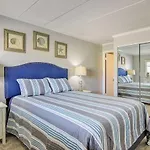 Updated Ocean City Condo - Walk To Beach!