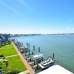 Harbour Island 406K Condo