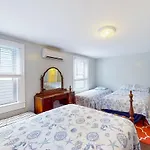 Entire House 12 Street Oceanblock