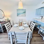 Beach Front Condo With Spectacular Views