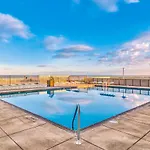 Golden Sands 613