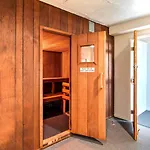 Golden Sands 1208