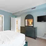 Belmont Towers 601