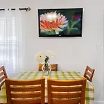 Lukas Apartments