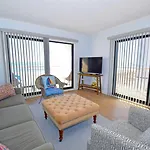Towers 401 Condo