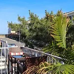 Modern 3Br Ocean Block Apt Walk To The Beach