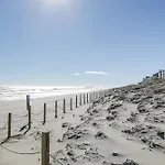 Cozy Ocean City Condo Steps To Maryland Beach!