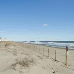 Cozy Ocean City Condo Steps To Maryland Beach!
