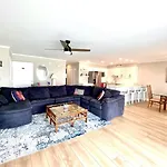 Harbour Island 402L Home
