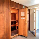 Golden Sands 813