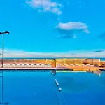 Golden Sands 813