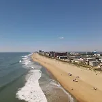 Modern 4Br Ocean Block Apt Walk To The Beach