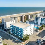 Exquisite Ocean View Condo With Pool