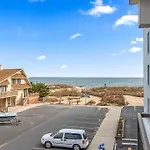 Exquisite Ocean View Condo With Pool