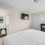 Madison Beach Motel