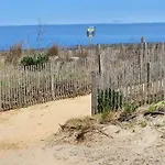 Updated Charming Studio,Steps To Beach,Outdoor Pool