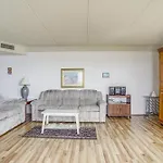 Ocean City Condo With Balcony And Direct Beach Access!