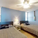 Fountainhead Towers 906