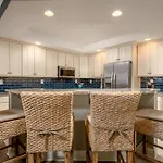 Belmont Towers 805