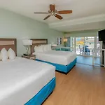Commander Hotel & Suites
