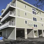 Luc 2Bed Bayside Condo