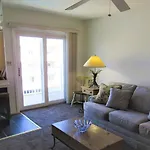 Luc 2Bed Bayside Condo