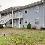 The English Condo Rental W And Beach And Bay Access!