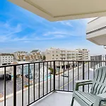 Royal Hawaiian 413