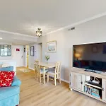 Royal Hawaiian 413
