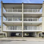 Summer Sands At 80 East