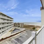 Summer Sands At 80 East