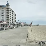 Condo With Resort Pool And Marina Less Than 2 Mi To Boardwalk