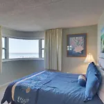 Atlantis 1810 Condo