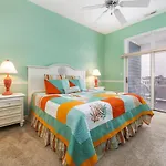 Harbour Club A-9